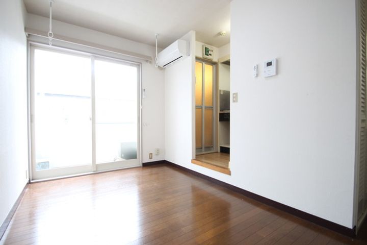 スターホームズ三ツ境VIIの居間