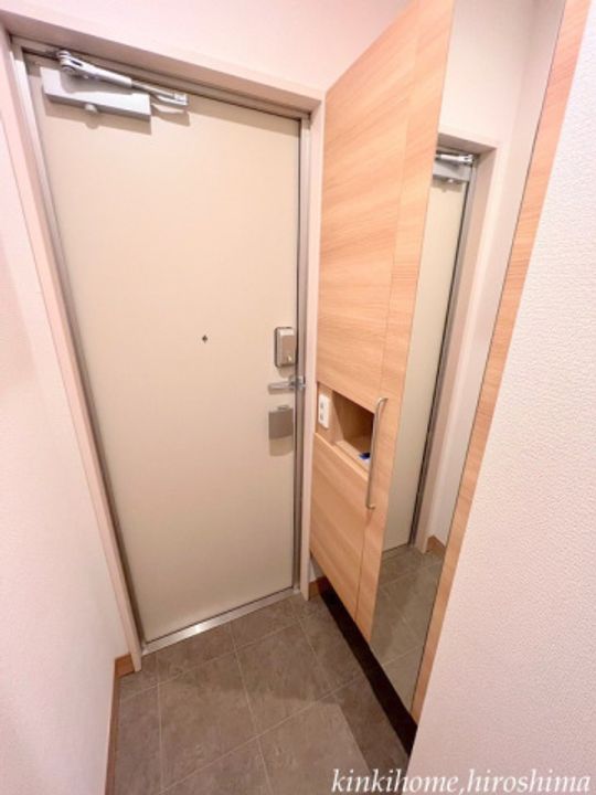 コンフォルトヒルズの玄関