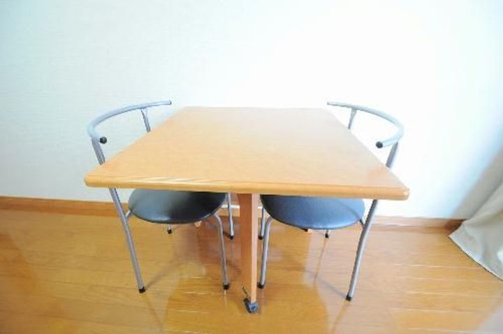 レオパレスファー イーズの居間