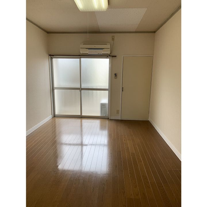 ジョイフルの居間