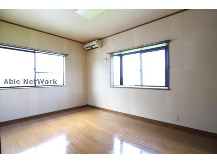 ジュネパレスIIの居間