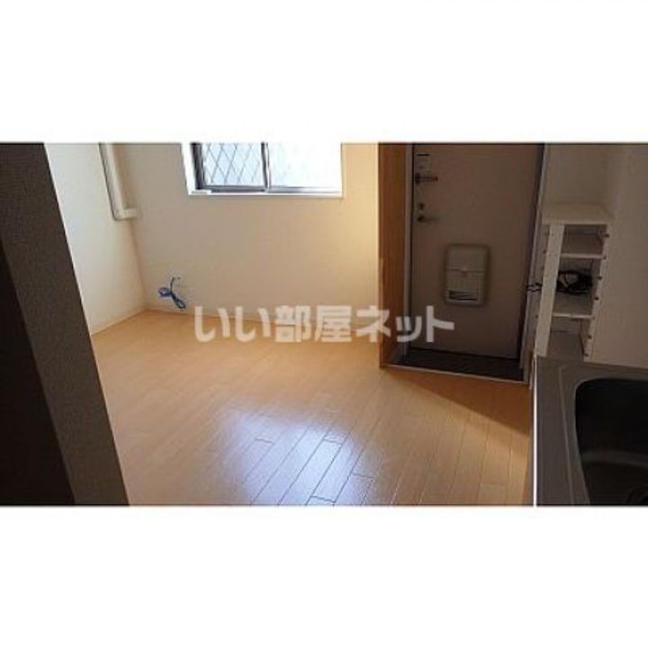 87gラ・セッテの居間