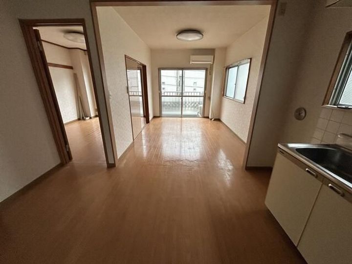 北栄第2マンションの居間