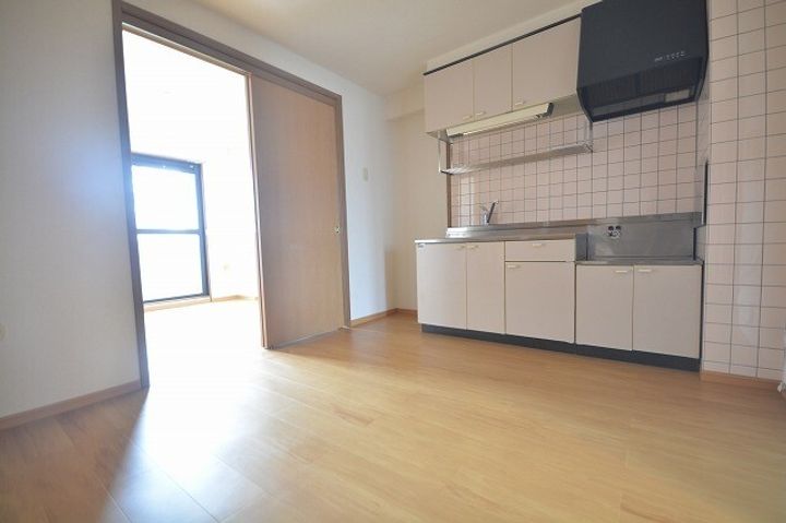 福岡県北九州市小倉南区徳力新町1(マンション)の賃貸物件のキッチン