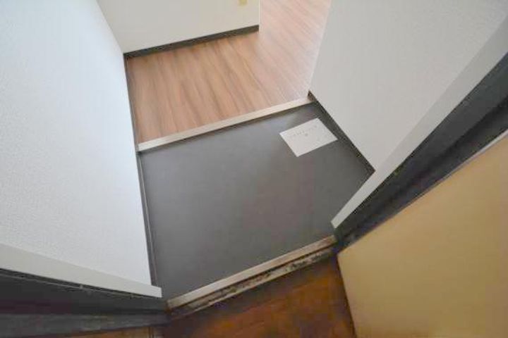 すみれプラザ長堂の玄関