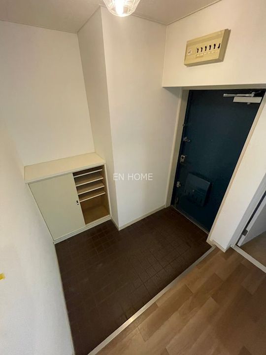 メゾン松岡の玄関