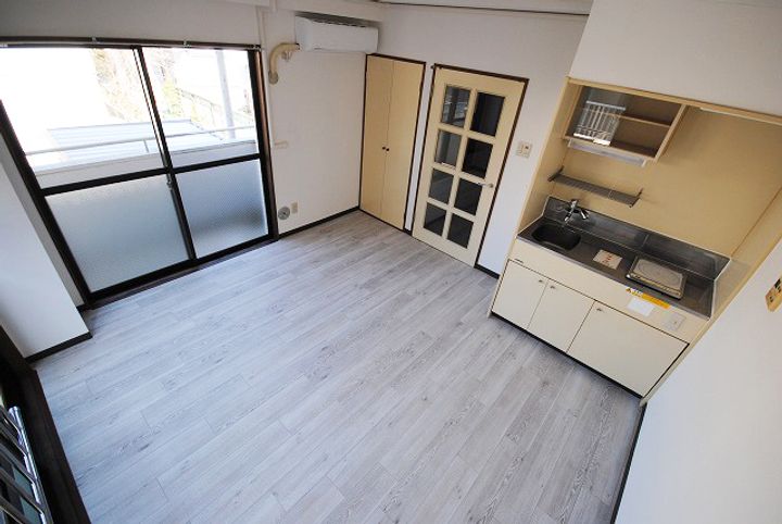 清水ビルの内装