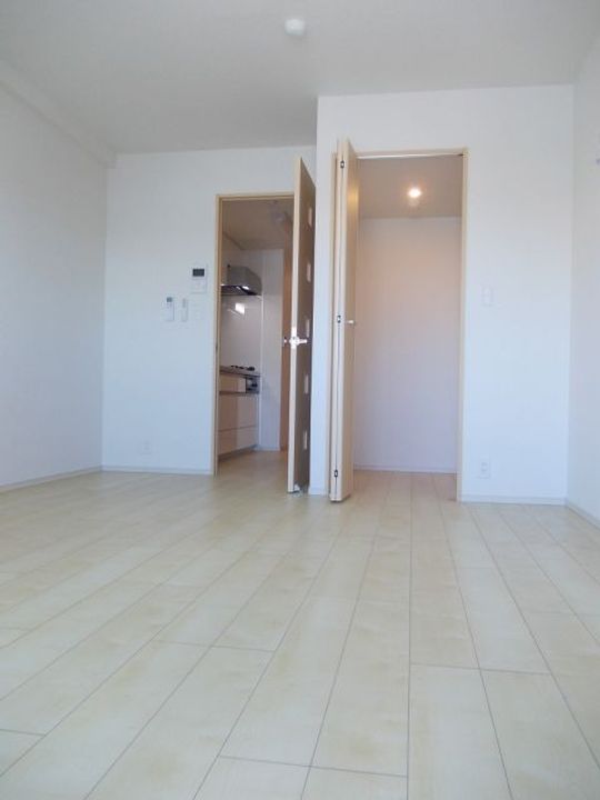 メゾン ラフレシールの居間