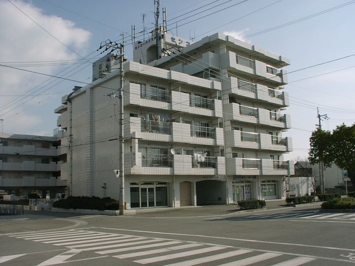 センコーハイツ今治の外観