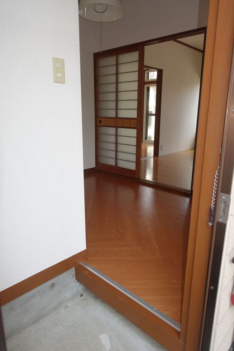 コーポかわばたの玄関