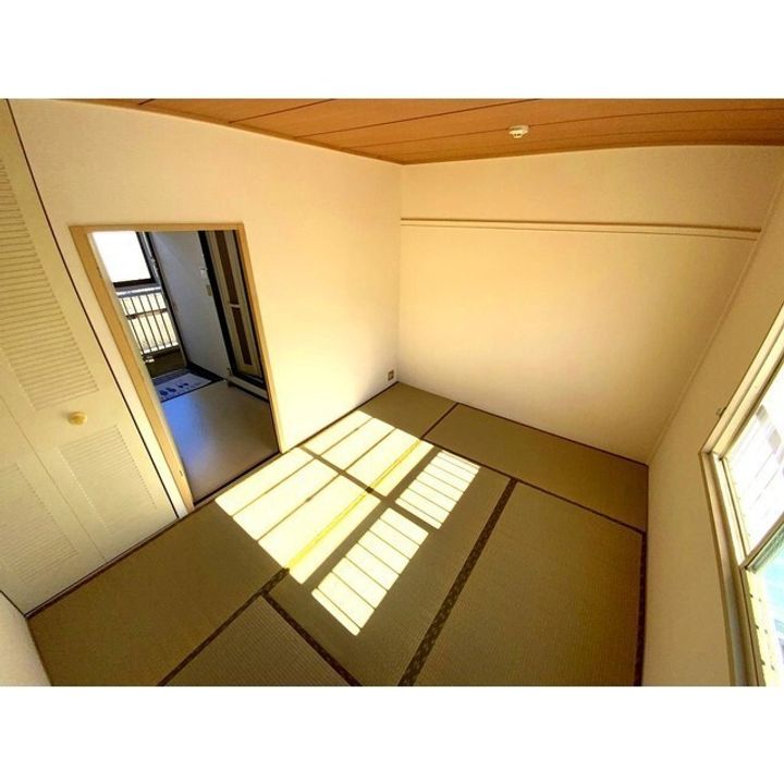 ハビテーション野口の居間