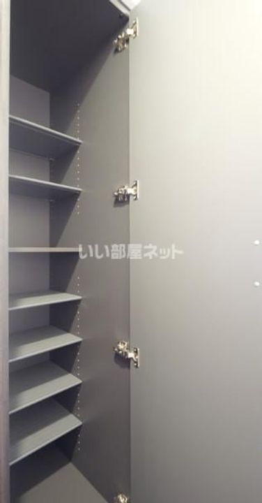 プレジオ西新井の玄関