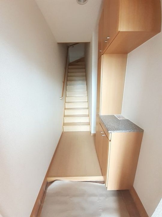 香川県三豊市高瀬町上高瀬(アパート)の賃貸物件の玄関