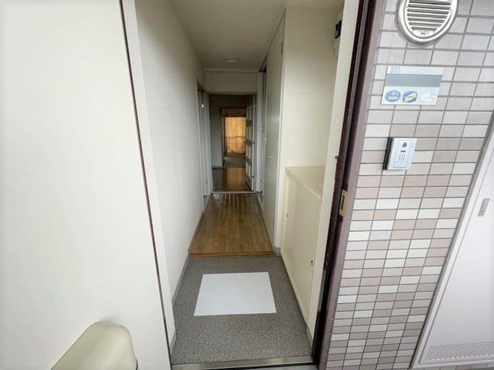 エミネンス北戸田の玄関