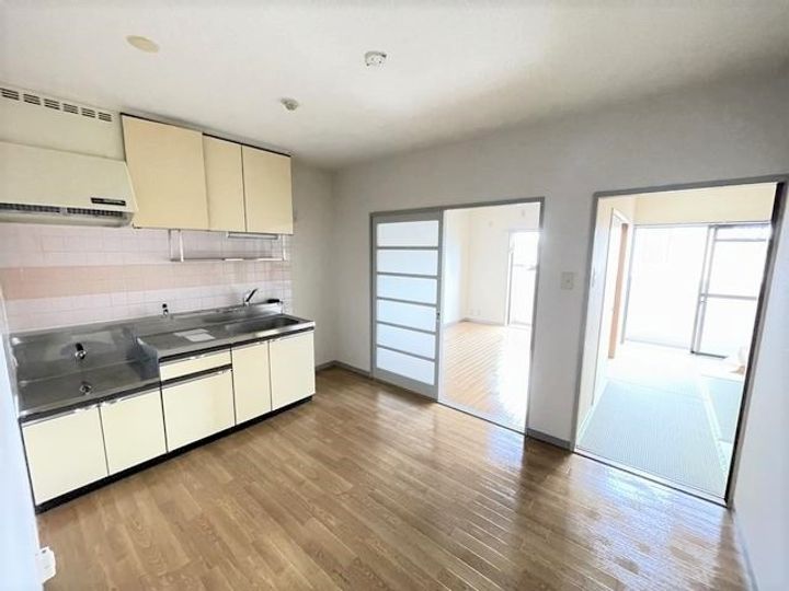 エミネンス北戸田の居間