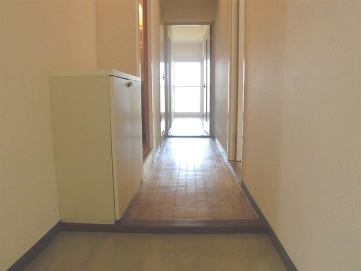 コーポ西山の玄関