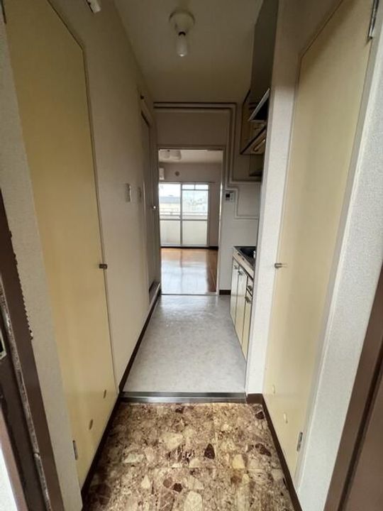 ユースフル祐天寺No.2の玄関