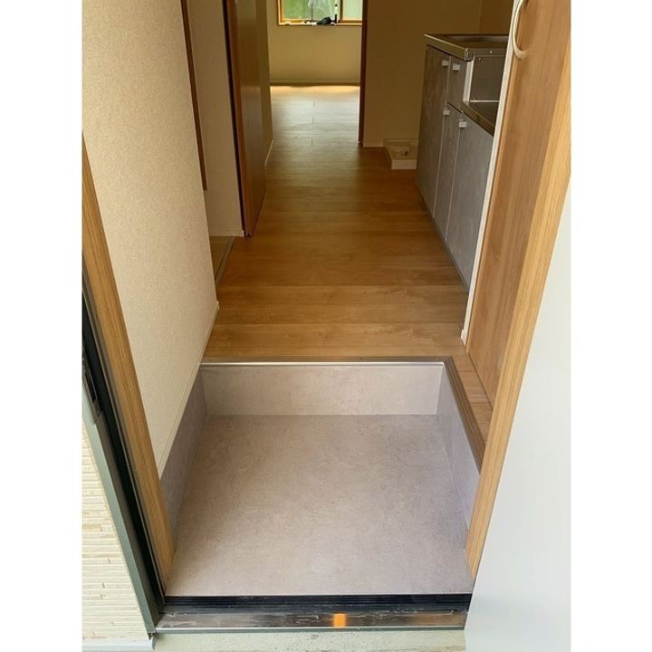 クレール岡ノ根の玄関