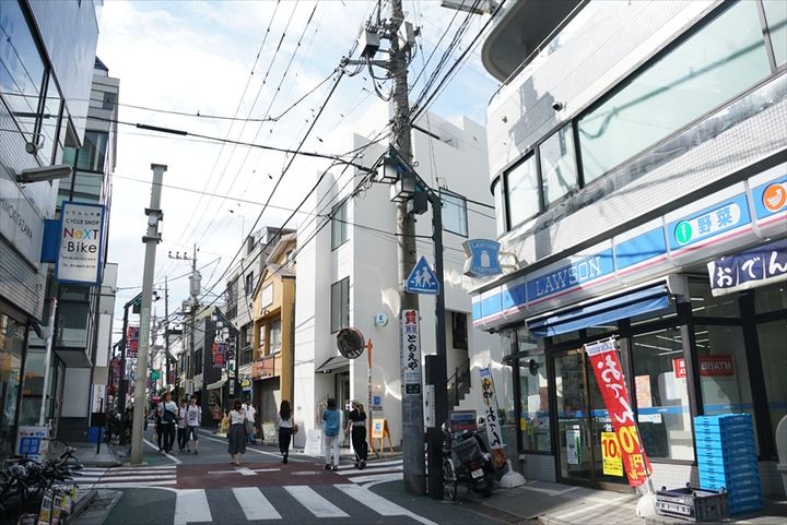 ラカーサ北沢の周辺