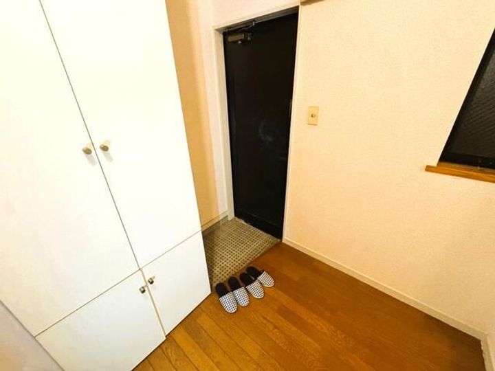 東京都世田谷区野沢3(マンション)の賃貸物件の玄関