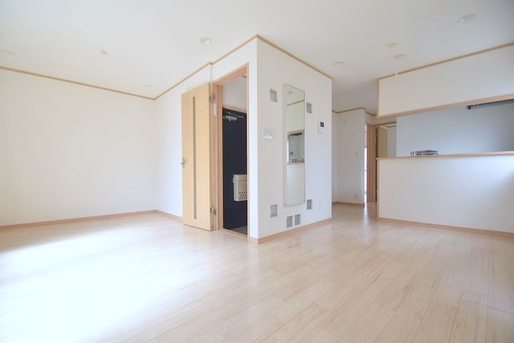立野ビルの居間
