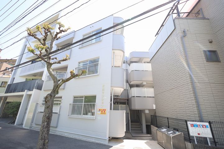 秋田マンションの外観