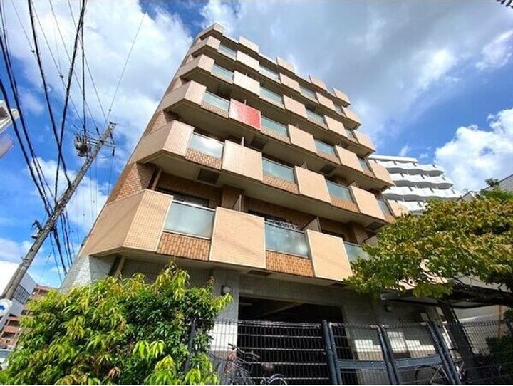 シーズンコート塩釜駅前の外観