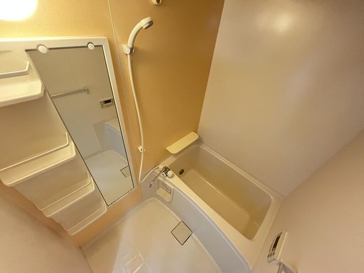 メゾンエスポワール成田町の風呂