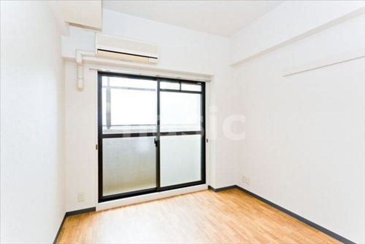 エンデバー武庫之荘IIの居間