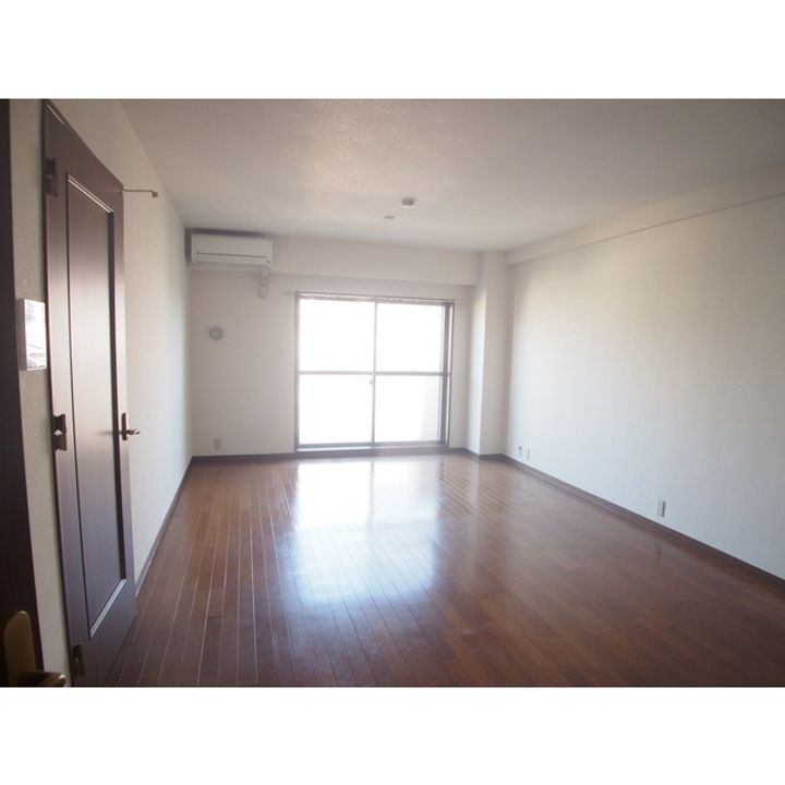 グリーンコート東岩槻の居間