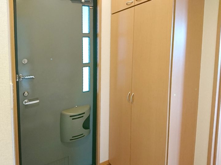 コンフォート嵯峨の玄関