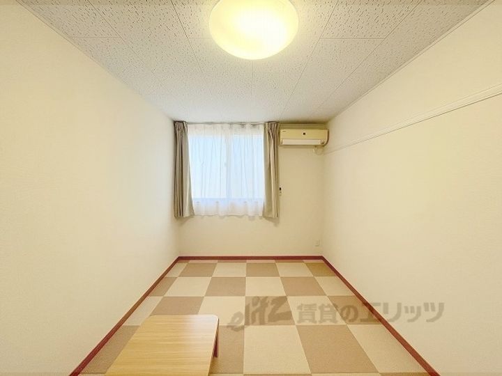 レオパレスひつかわの居間