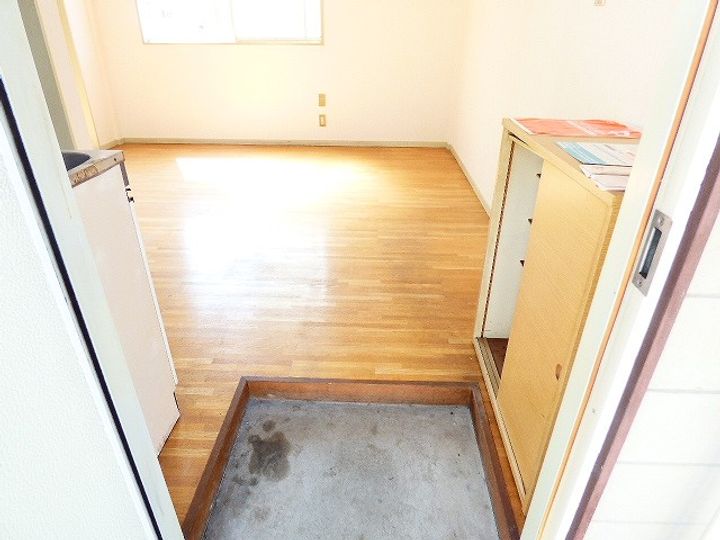 東京都府中市住吉町4(マンション)の賃貸物件の玄関