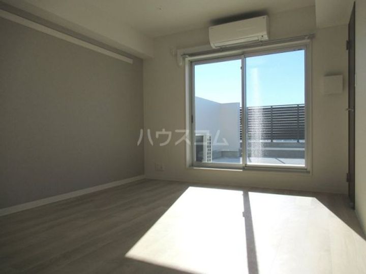 HY’s 立川の内装