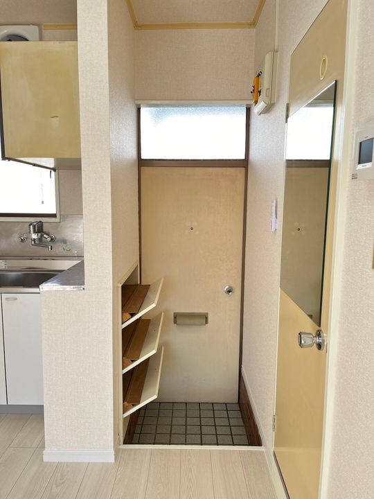 メゾンシブキ東台の玄関