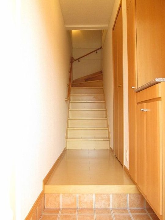 ハリエンジュの玄関