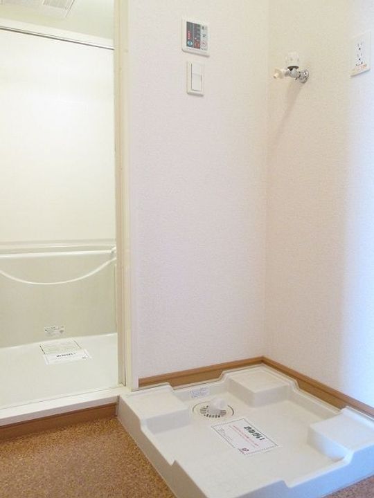 ハリエンジュの内装