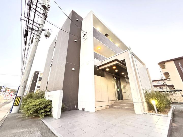 広島県東広島市西条町寺家(マンション)の賃貸物件の外観