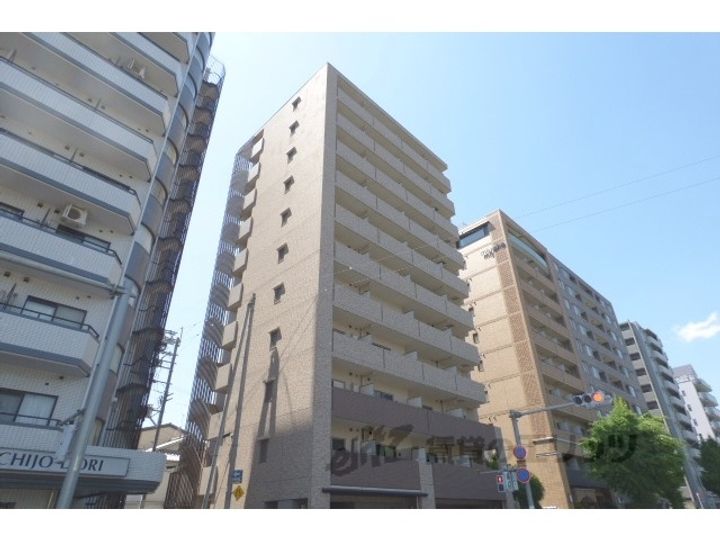 クリスタルグランツ京都御所西の外観