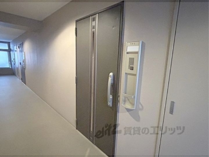 クリスタルグランツ京都御所西の玄関