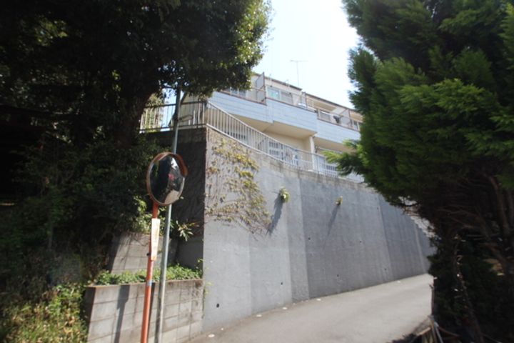 ハイライズ座間の外観