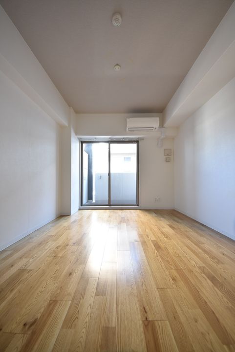 レジデンス神戸大倉山グルーブの居間