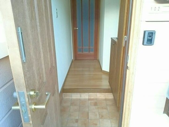 茨城県高萩市本町4(アパート)の賃貸物件の玄関