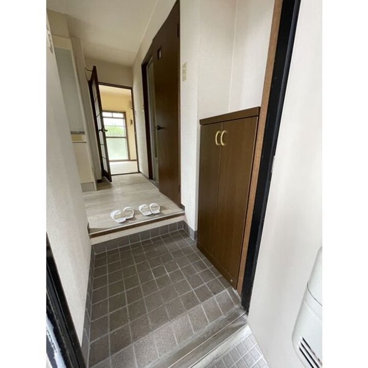 コーポ社台の玄関