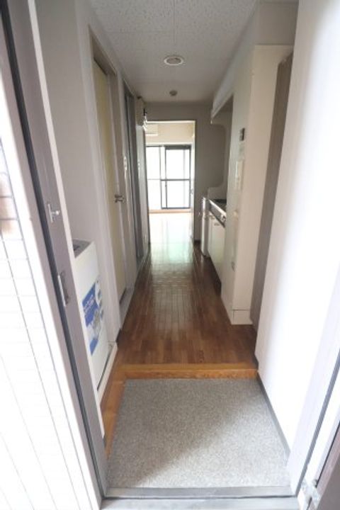 ドミトリー白根の玄関