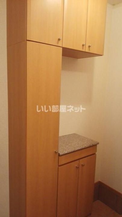 ブルックインパクトα Bの玄関