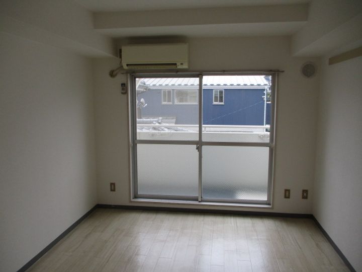 エトワール子安町の居間