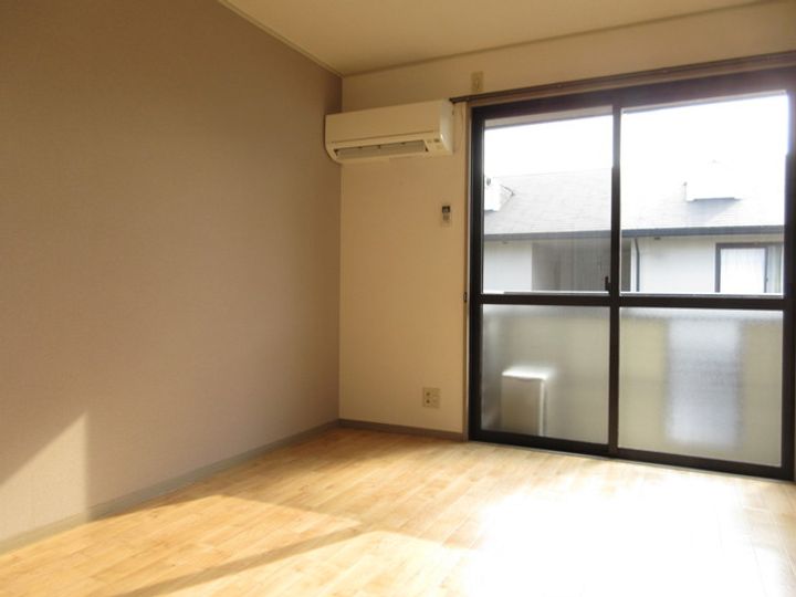 ヴィスタ桑田 Iの居間