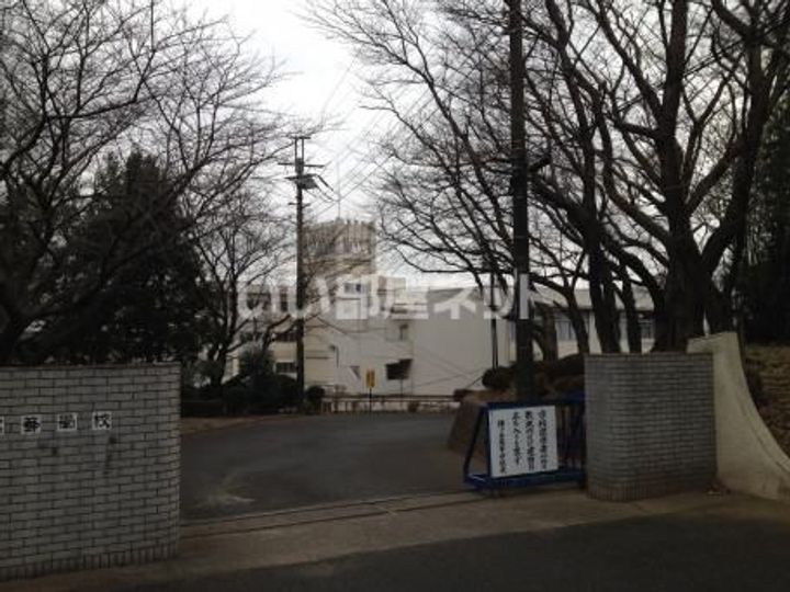 エスポワールの周辺