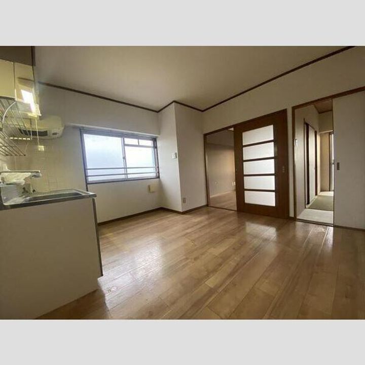 エステート村木の居間